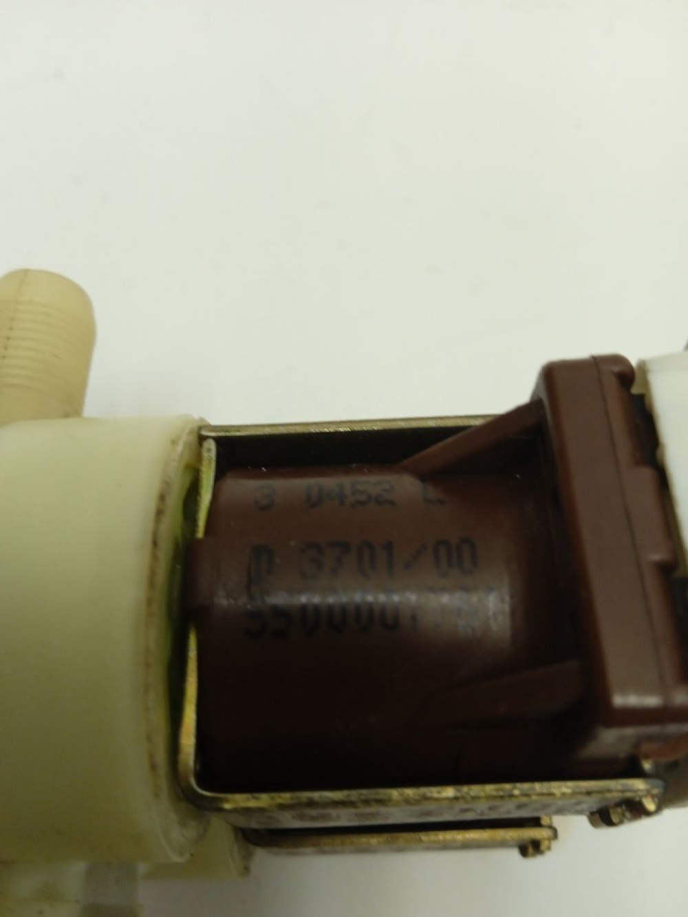 WFO2042OE кт1 Клапан подачи воды для стиральных машин Bosch 428210 б/у