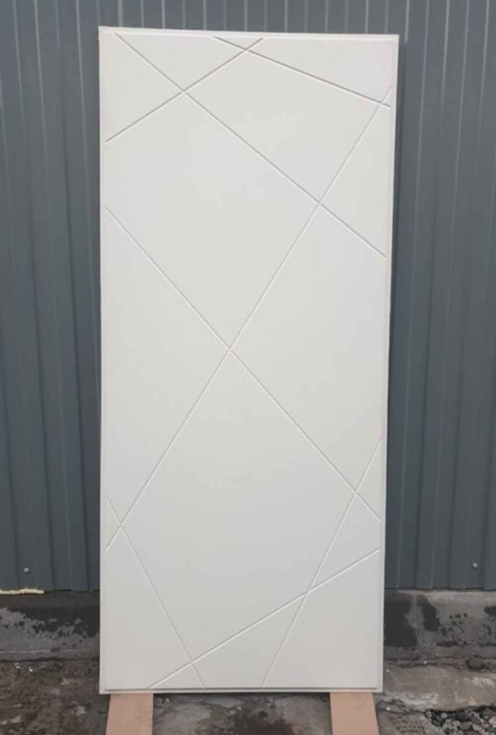 Входная металлическая дверь с зеркалом Лекс New Line Соната Шагрень белая / № 109 Белый софт