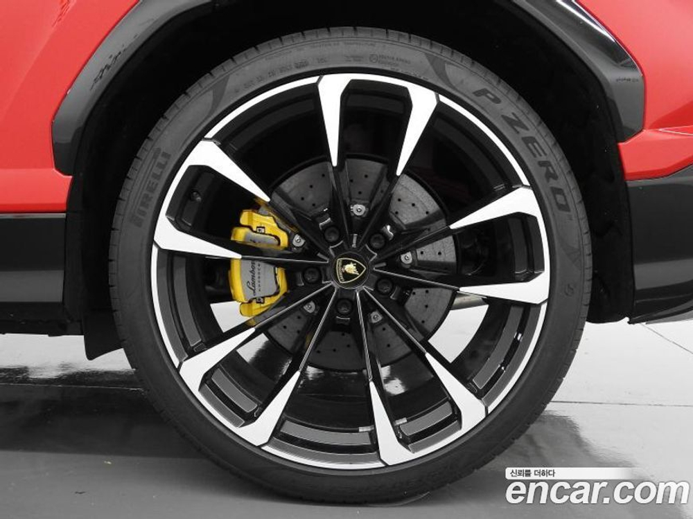 Lamborghini Urus 4.0 V8 (12.2021)