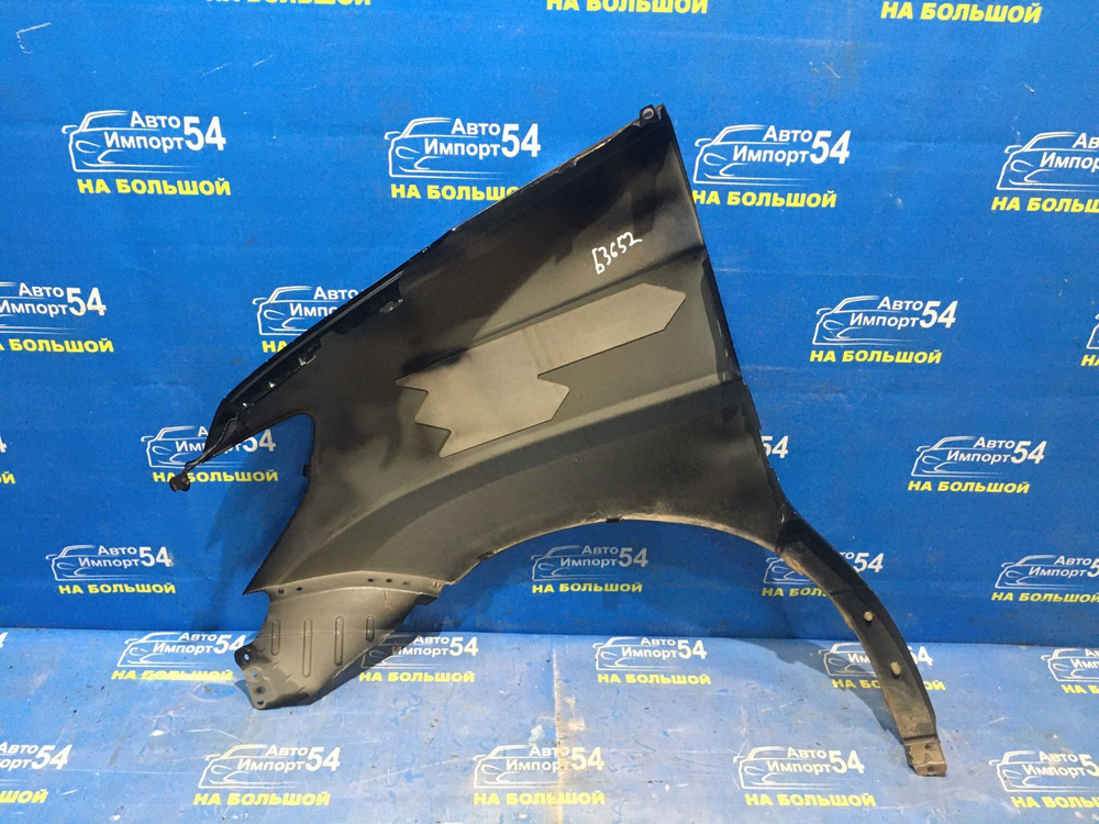 Крыло переднее правое NISSAN ELGRAND 2004-2010