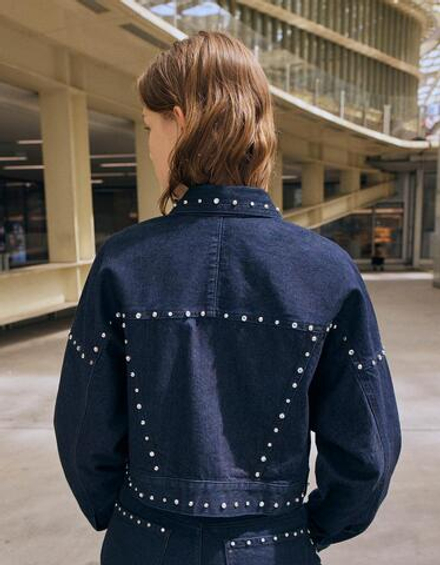 BERSHKA Укороченная джинсовая куртка с заклепками, темно-синий