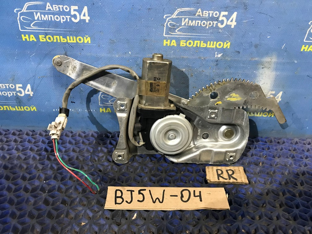 Стеклоподъемник задний правый MAZDA FAMILIA 1999