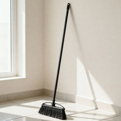 Щетка-метла для улицы "Etna" Black c черенком 120см, жесткая щетина (черный)