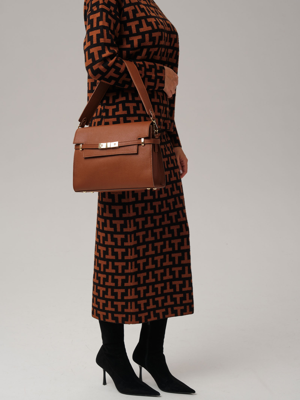 Кожаная сумка Deboro 31116 фундук