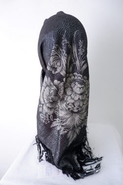 Косынка с кисточками