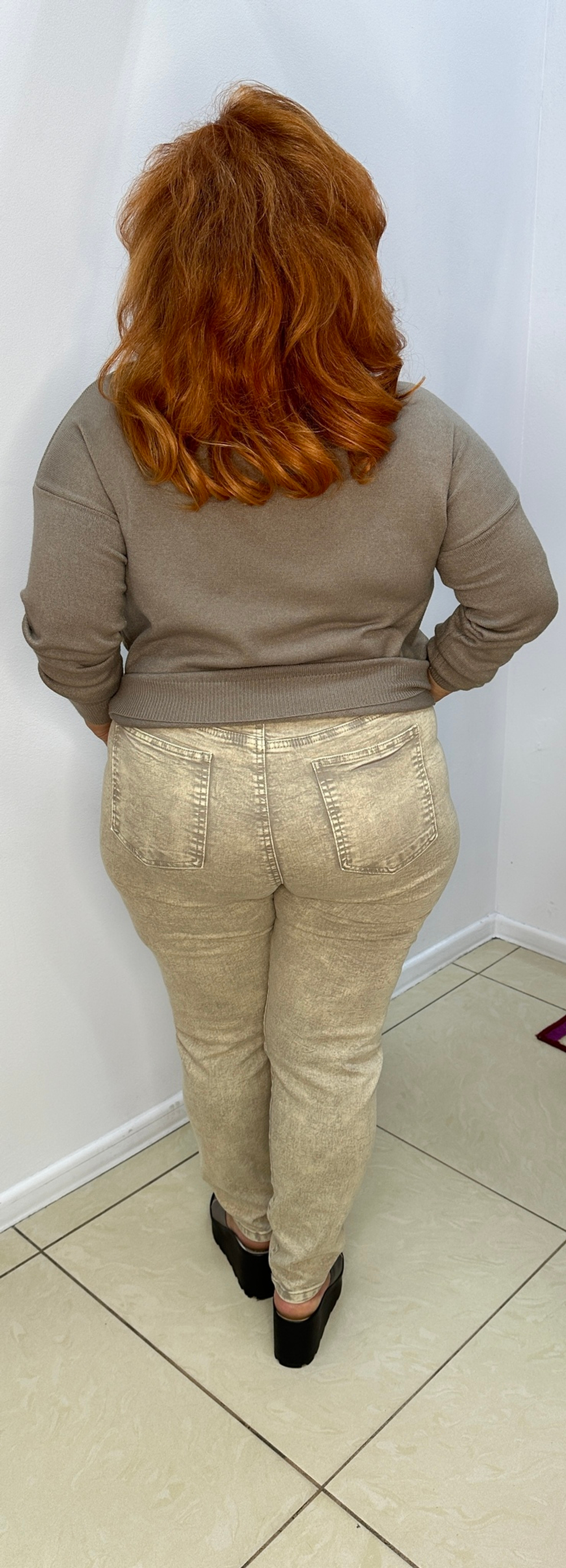 Бежевые брюки(варенки) на резинке в поясе