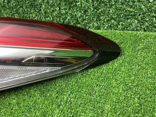 Фонарь правый внешний Toyota Camry XV70 17-нв LED