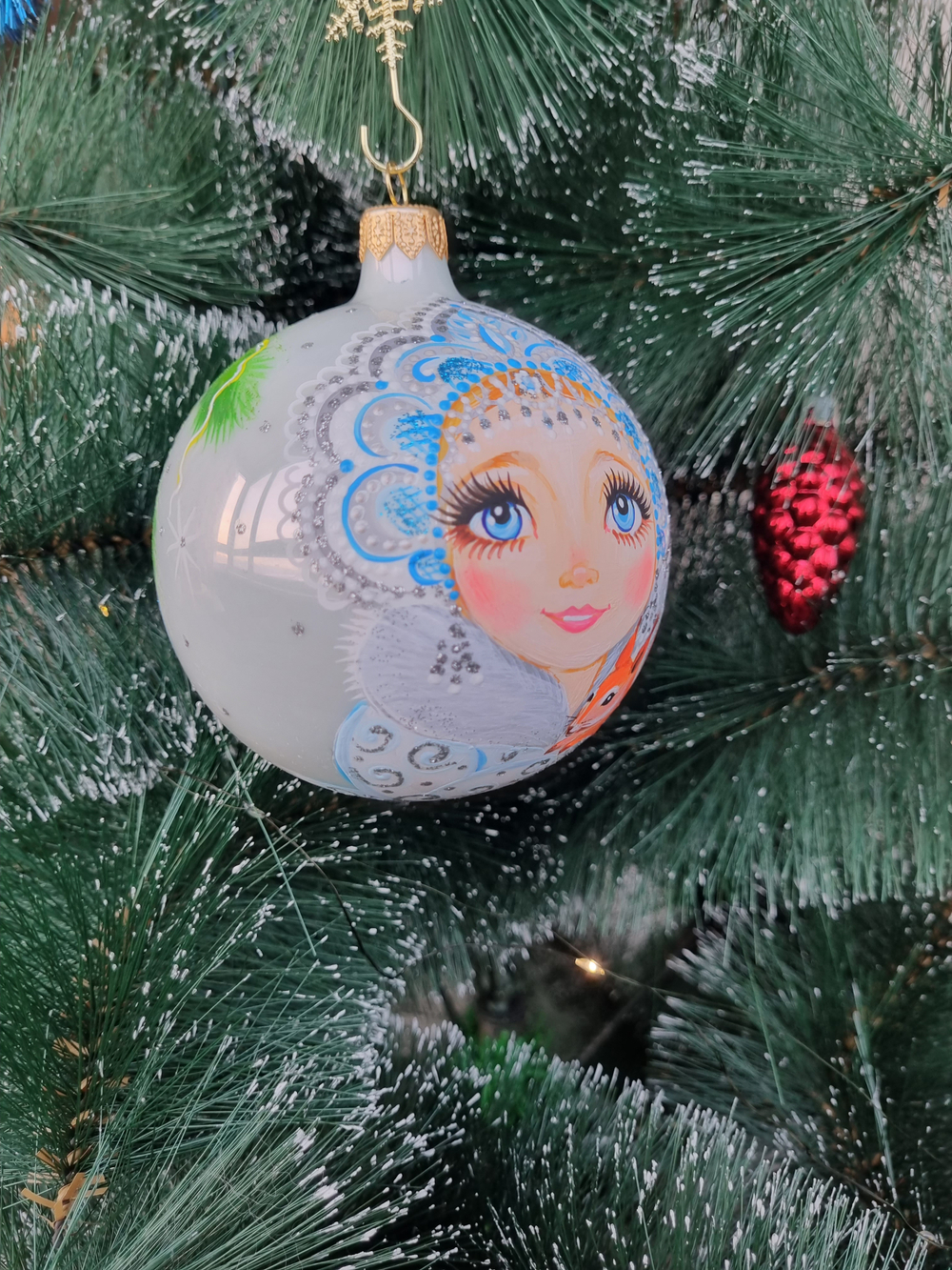Шар стеклянный "снегурочка" ручная роспись