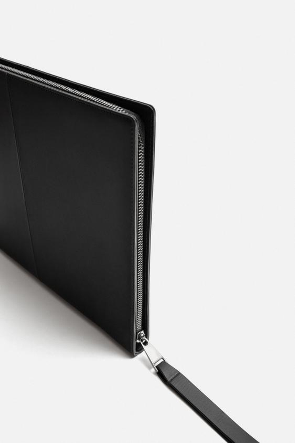 ZARA КОЖАНЫЙ КЛАТЧ, ЧЕРНЫЙ