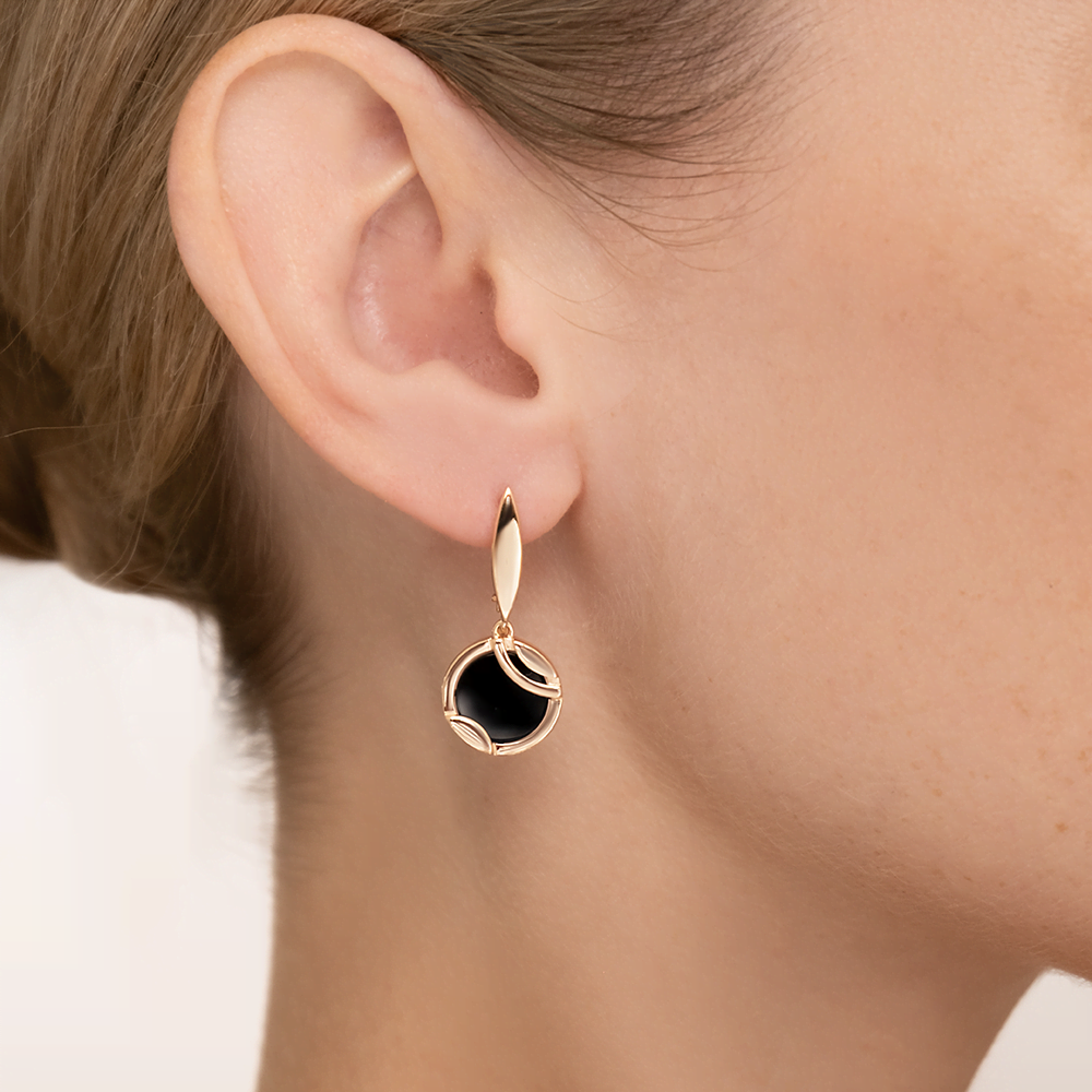 Серьги с английским замком из красного золота с ониксом