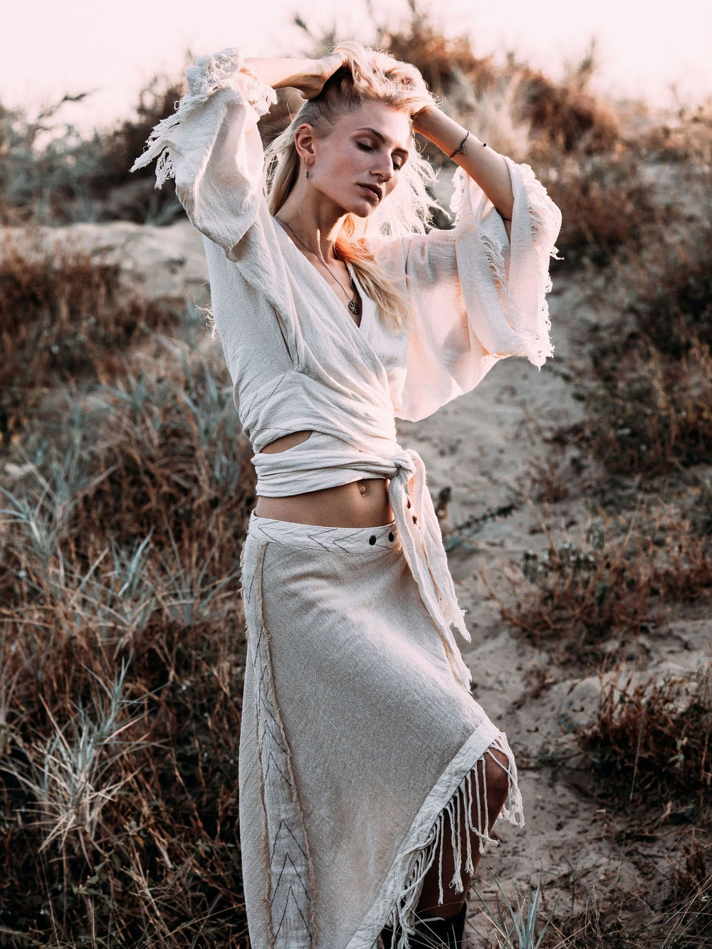 Юбка на кнопках с бахромой бежевая