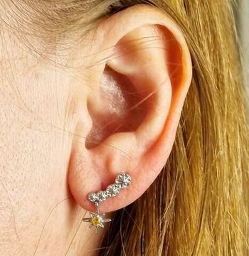 Серьги гвоздики Вифлеемская звезда с желтыми сапфирами