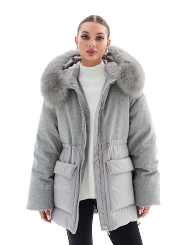 Комбинированный пуховик серого цвета с мехом песца
