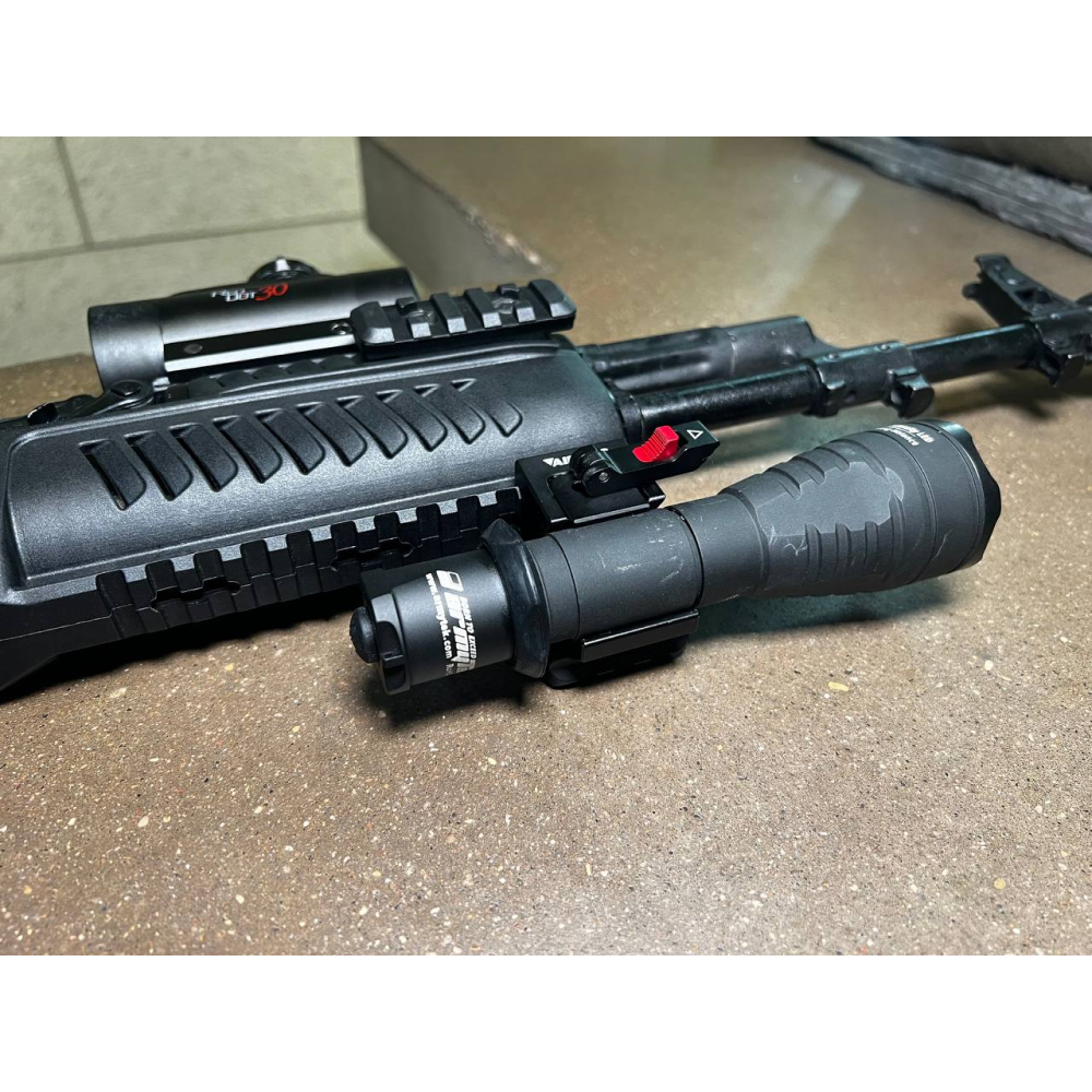 Быстросъемный кронштейн Aimpro для подствольного тактического фонаря с диаметром корпуса 25,4мм (Weaver/Picatinny)