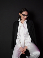 Блуза из обнимающего шелка в жемчужном