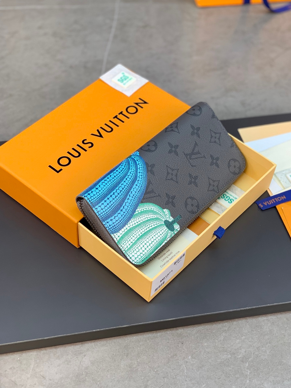 Louis Vuitton Zippy Vertical Wallet