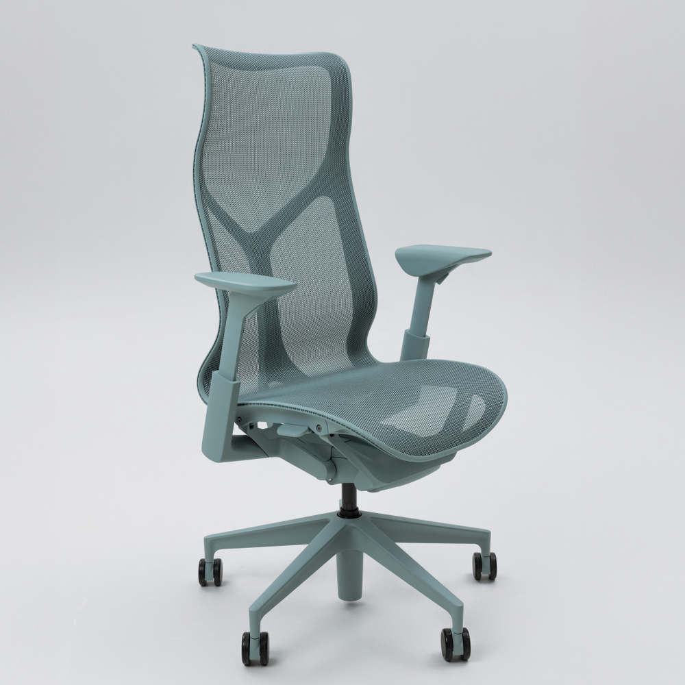Кресло Herman Miller Cosm, высокая спинка, цвет Glacier, регулируемые подлокотники