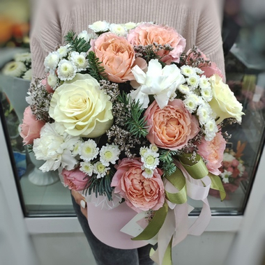 Авторская композиция с веточками ноибилса