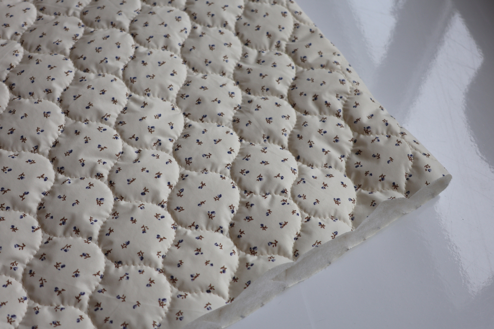 МАЛЕНЬКИЕ ЦВЕТОЧКИ НА СВЕТЛОМ - Стежка легкая, фонарик 5см (1419 Маша)