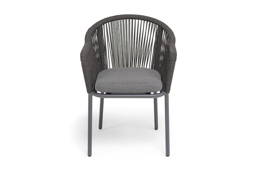 "Лион" стул плетеный из роупа, каркас из стали темно-серый (RAL7024) муар, роуп темно-серый круглый, ткань темно-серая 027