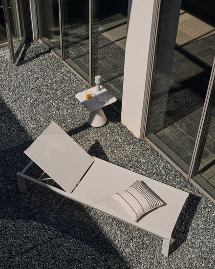 Canutells Алюминиевый шезлонг с белой отделкой Испания La Forma