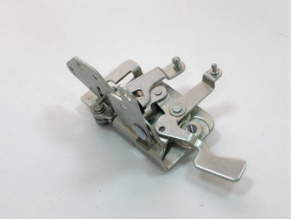 Замок двери передний правый 3160-00-6105012-00