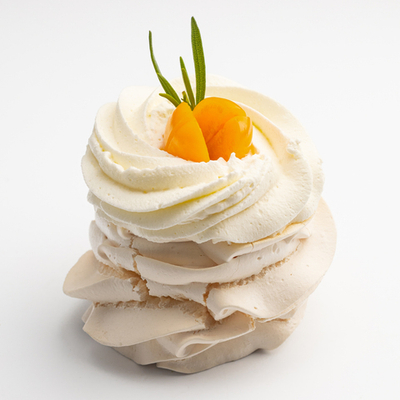 Павлова с тропическим конфи