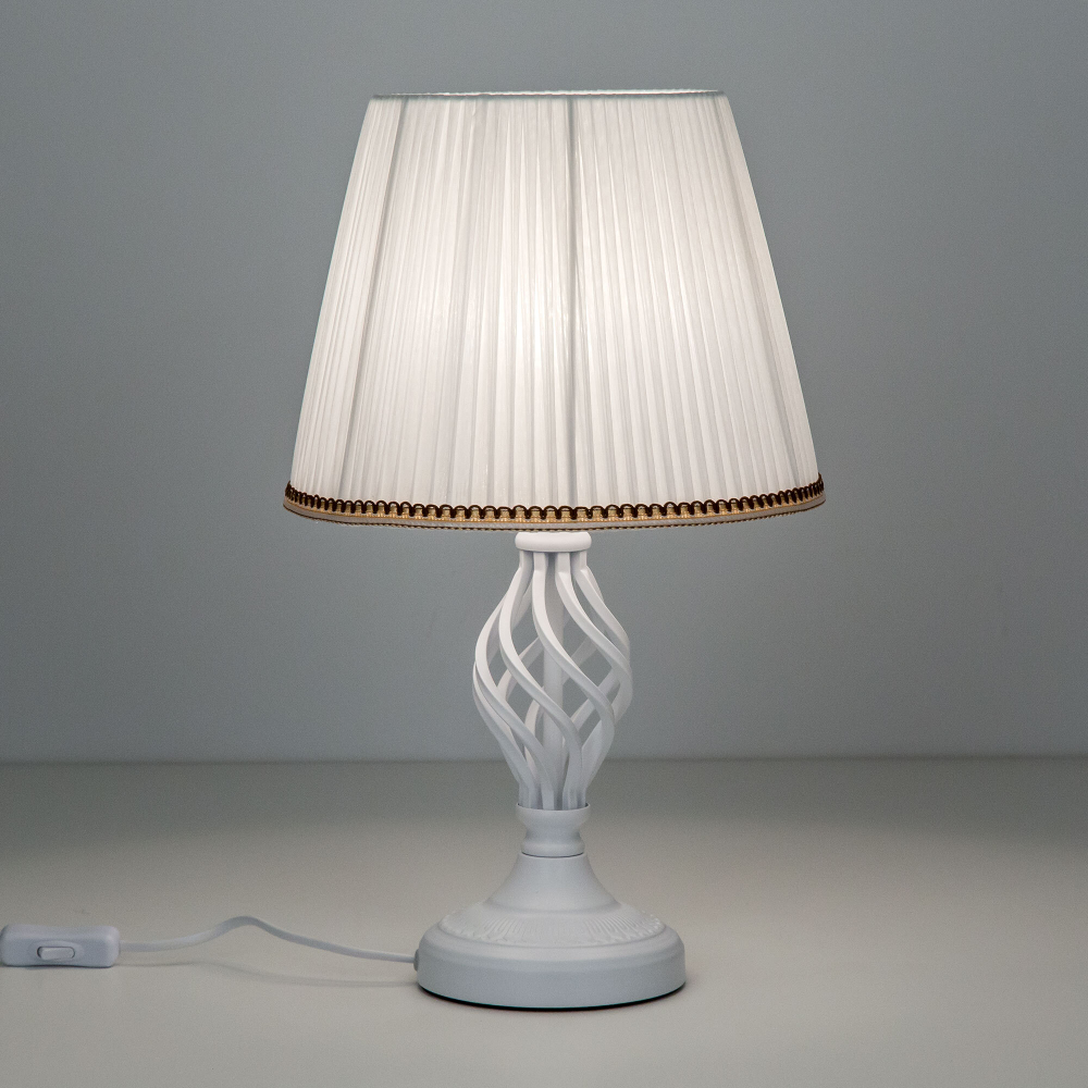 Citilux Вена CL402800 Настольная лампа с абажуром Белая