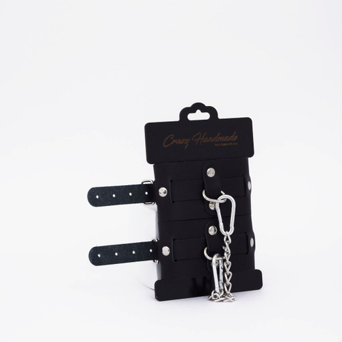 Черные кожаные оковы с хромированной фурнитурой