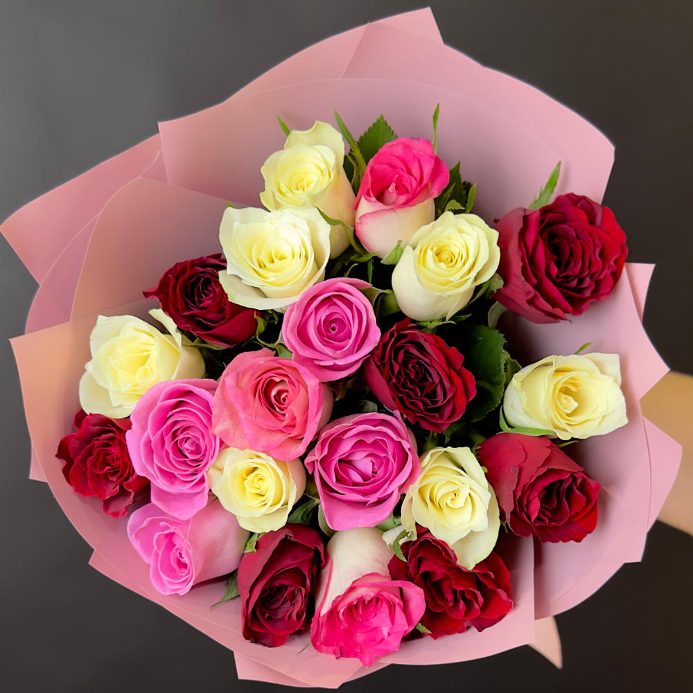 Flower bouquet of 25 Kenyan roses mix