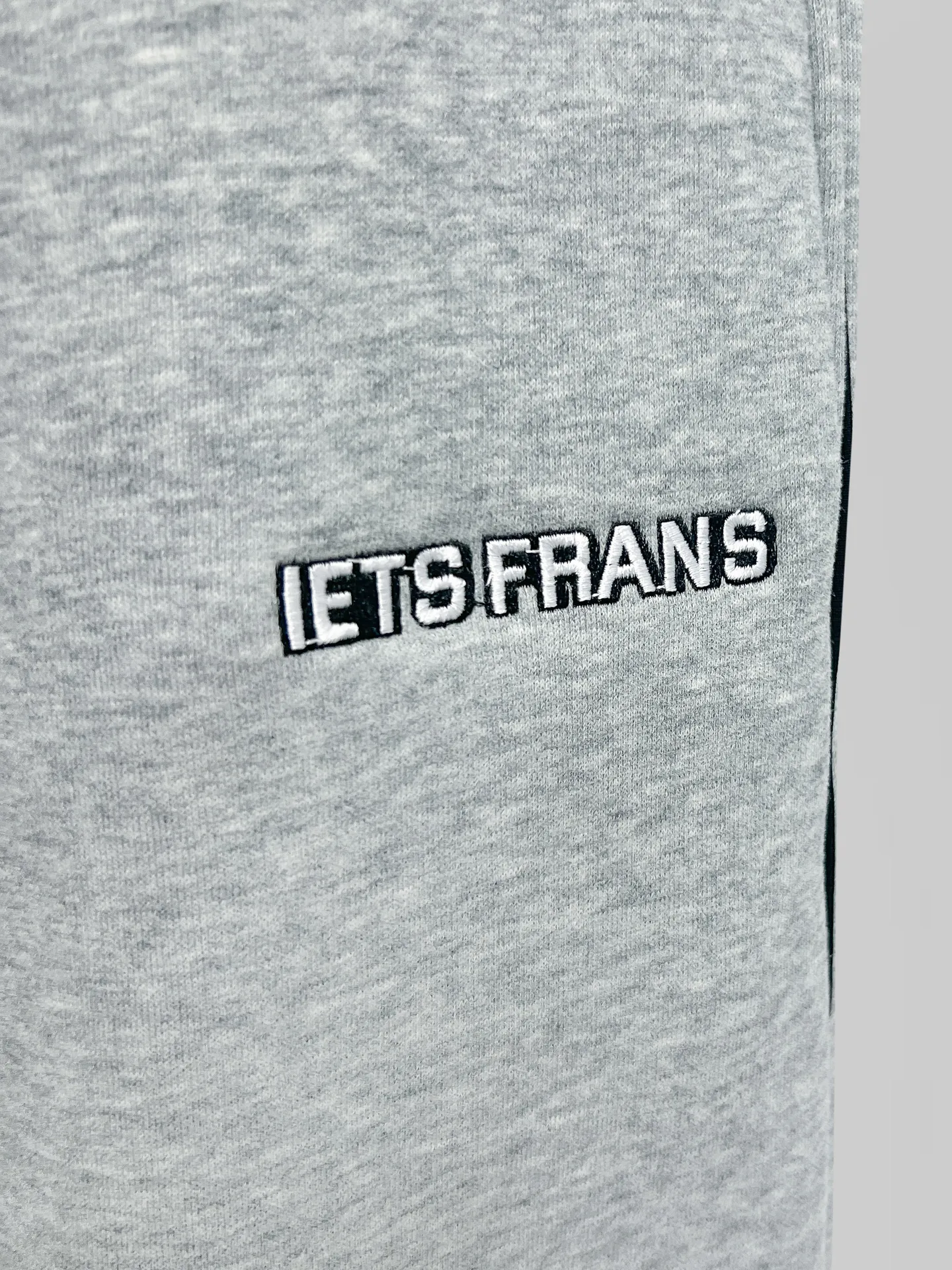 Спортивные штаны JN 9909-3 утепленные с надписью и полосками по бокам