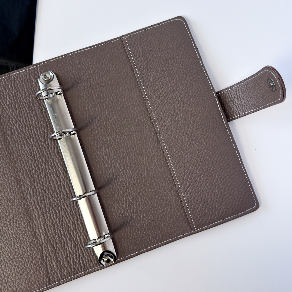 Обложка А5 на хлястике (4 кольца)