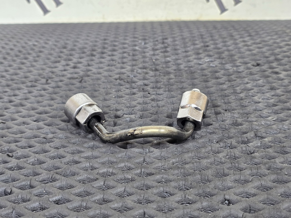 Трубка топливная