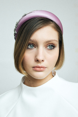 Объемный ободок сиреневый с бабочками