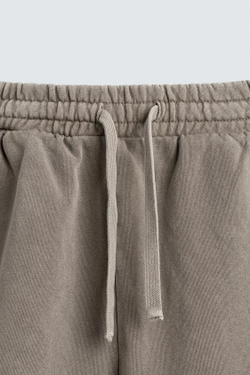 ZARA БАЗОВЫЕ ШОРТЫ-ДЖОГГЕРЫ С ЭФФЕКТОМ ПОТЕРТОСТИ, СЕРЫЙ