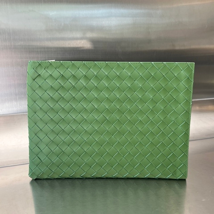 Bottega Veneta Pouch 33 cm