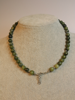 Чокер из нефрита «Зелёный Код»