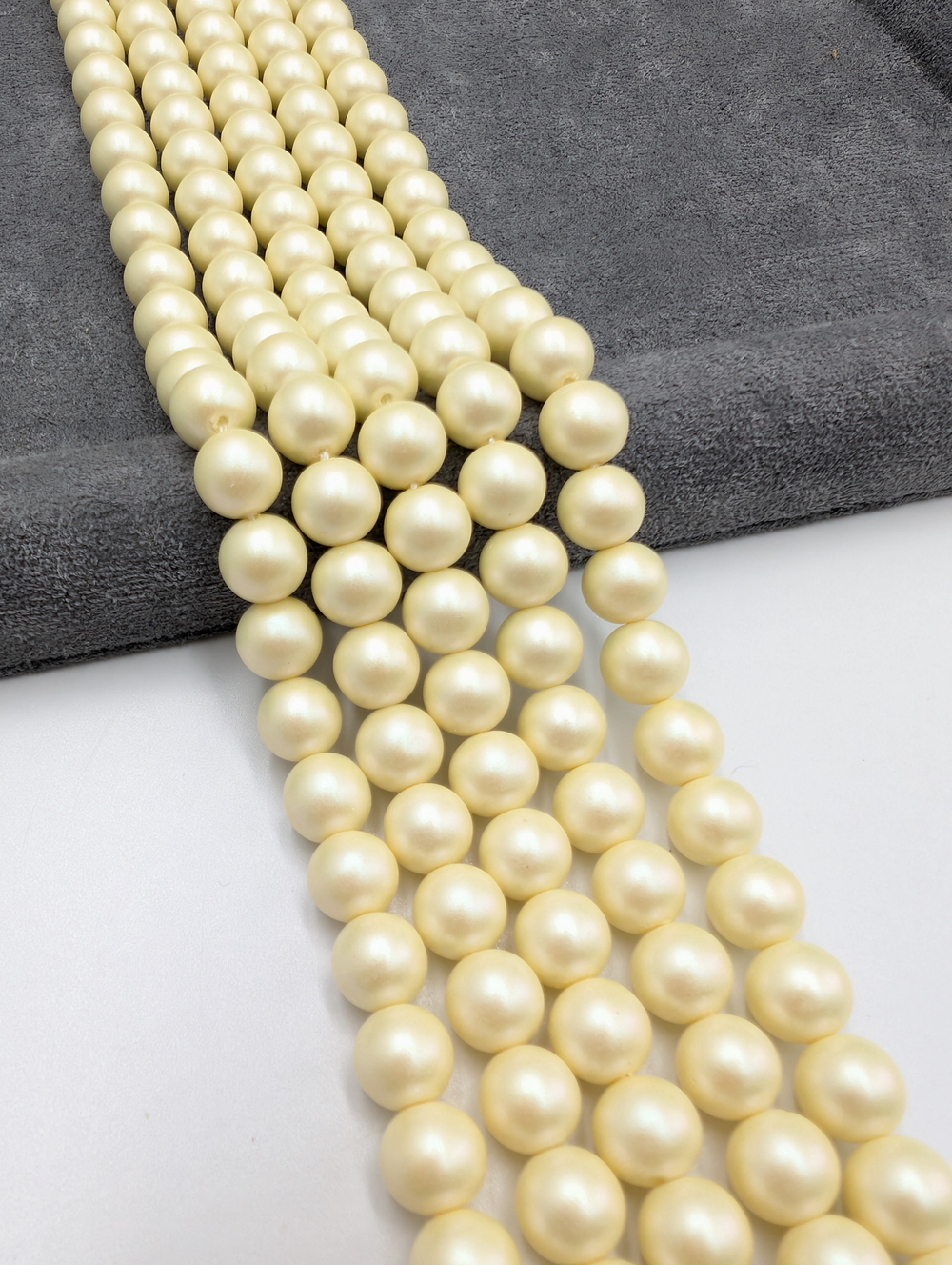 Жемчуг Майорка сатиновая сливочно-желтая