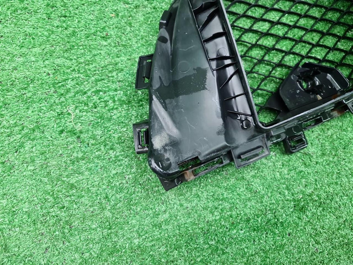 Решетка перед. бампера Mercedes GLE C292 15-19 AMG