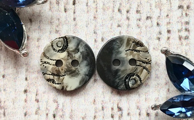 Пуговицы блузочные, d 1,1 см, чёрный с бежевым, 2 прокола