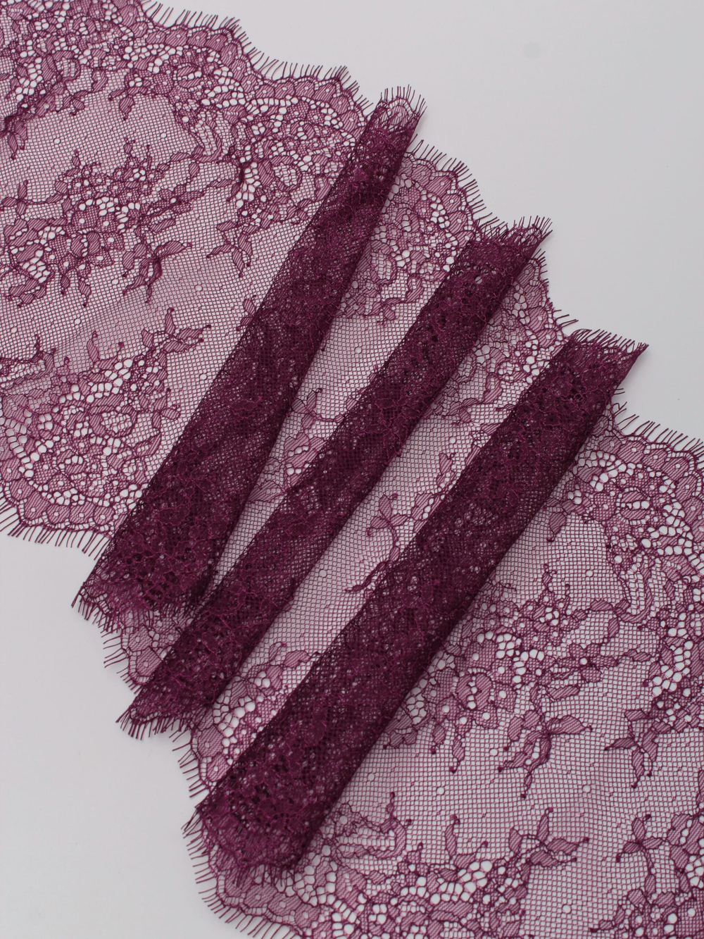 Кружево шантильи слива неэластичное ширина 22 см ОТРЕЗ 2 м