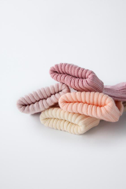 ZARA НАБОР ИЗ ЧЕТЫРЕХ ПАР ЦВЕТНЫХ НОСКОВ, РОЗОВЫЙ