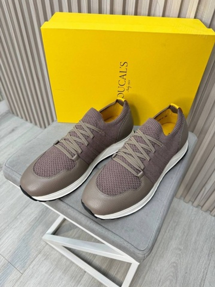 Кроссовки Doucals