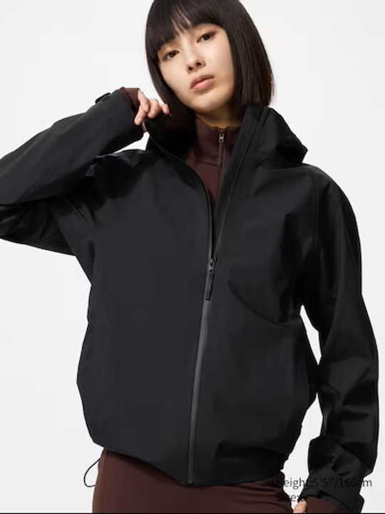 UNIQLO Короткая парка с капюшоном, черный