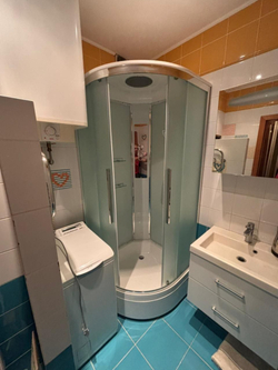 Душевая кабина AvaCan (АваКан) EM3011new со средним поддоном, 110х110х220