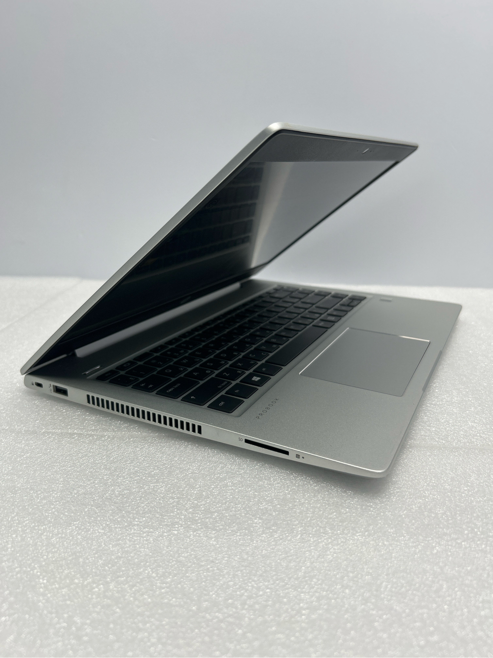 Ноутбук HP ProBook 445R G6 14"/Ryzen 5 4500U/RAM 16 GB/SSD 512 GB/AMD Radeon Graphics/ 1920x1080/IPS/Windows 11/Подсветка кл-ры:нет/серебристый. Состояние: B2