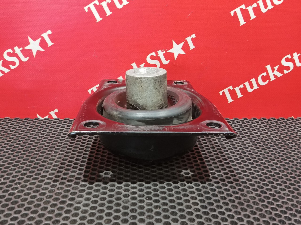 Подушка двигателя передняя 2016 г.