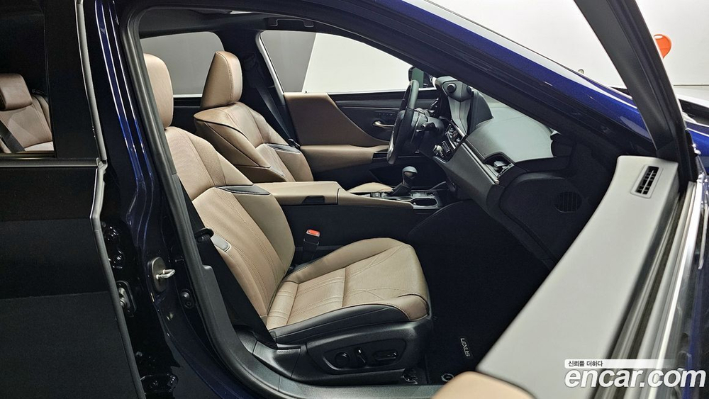 Lexus ES300h 7 Generation Luxury Plus (04.2023)