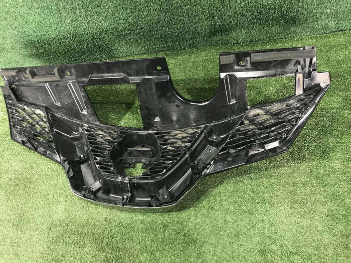 Решетка радиатора Nissan X-Trail T32 (2013-2019)