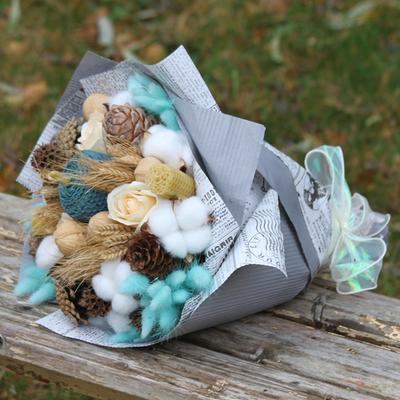 Букет сухоцветов - Лазурь со свечами, пшеницей, шишками, хлопком 40х30 см